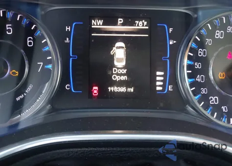 2015 Chrysler 200 Limited z USA, uszkodzony, nr VIN 1C3CCCAB2FN732409